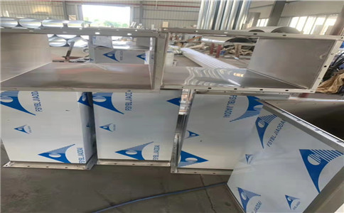 武漢不鏽鋼焊接風管（guǎn）加工廠談不鏽鋼風管特點和加工工藝